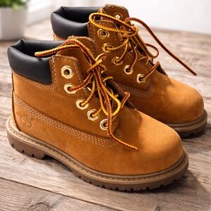 Toddler size 7 Timberland Tan Lace-Up Boots - Durable Outdoor Shoes